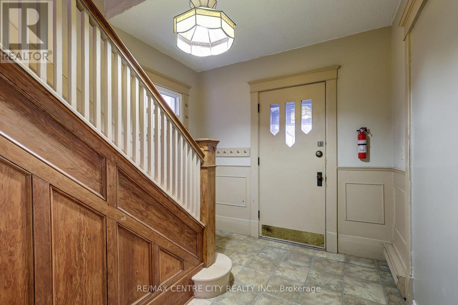 84 Wharncliffe Road S, London South, Ontario  N6J 2K1 - Photo 11 - X12858760