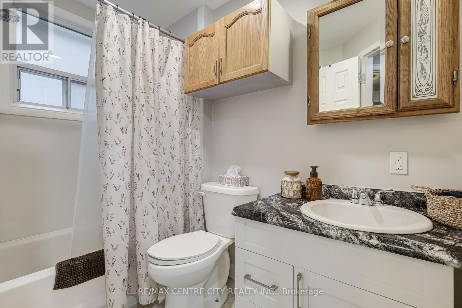 84 Wharncliffe Road S, London South, Ontario  N6J 2K1 - Photo 17 - X12858760