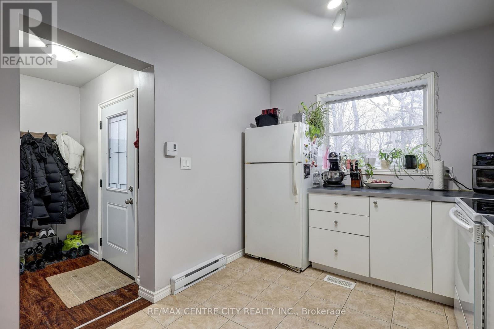 84 Wharncliffe Road S, London South, Ontario  N6J 2K1 - Photo 23 - X12858760