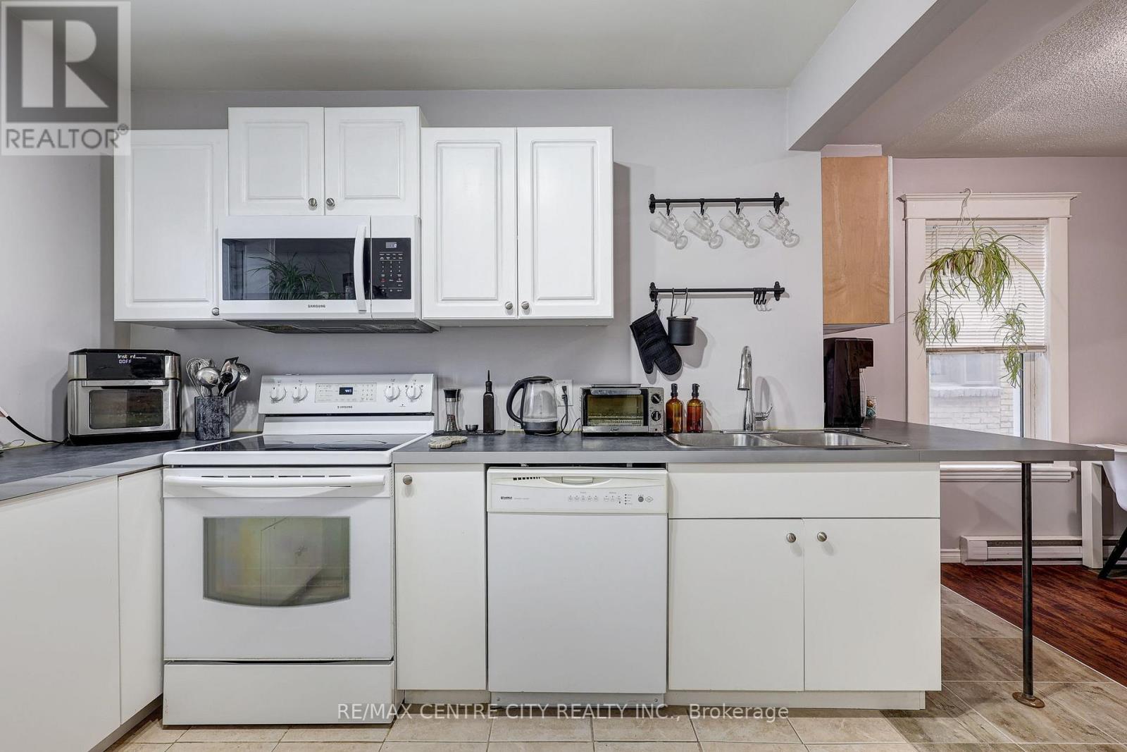 84 Wharncliffe Road S, London South, Ontario  N6J 2K1 - Photo 25 - X12858760