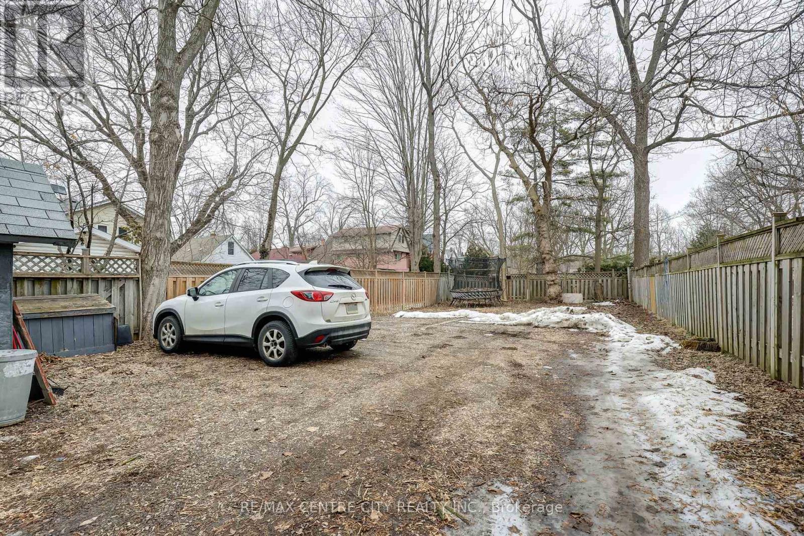 84 Wharncliffe Road S, London South, Ontario  N6J 2K1 - Photo 7 - X12858760