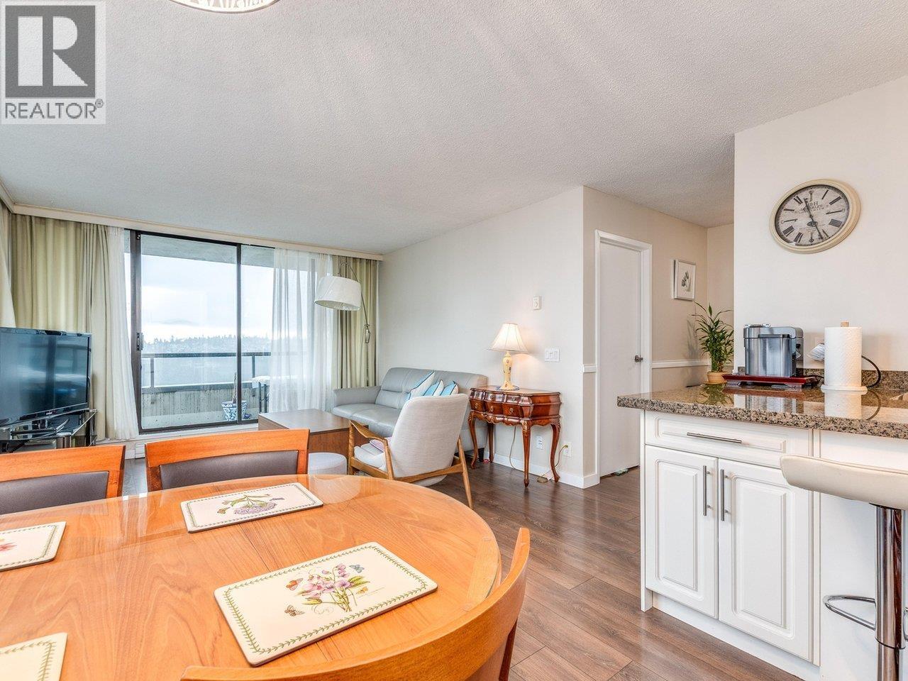 2002 3970 Carrigan Court, Burnaby, British Columbia  V3N 4S5 - Photo 4 - R3096693