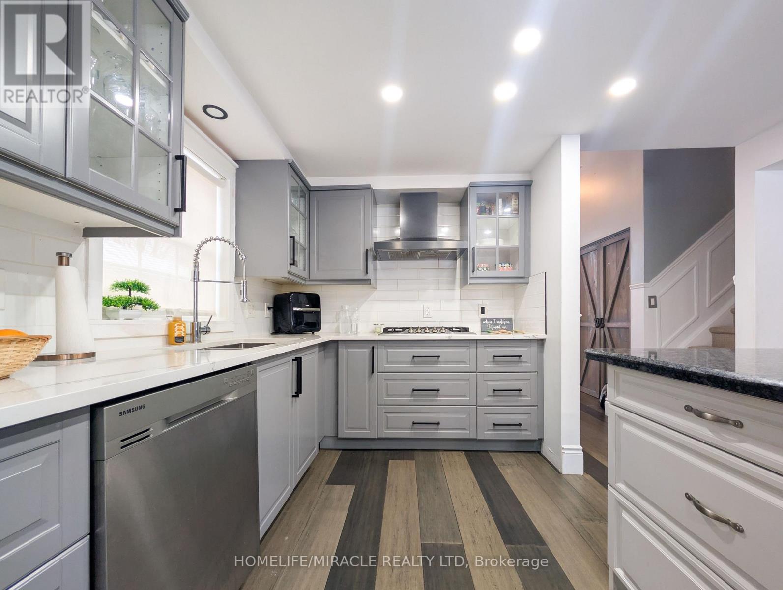 39 Endeavour Drive, Cambridge, Ontario  N3C 4C4 - Photo 11 - X12858144