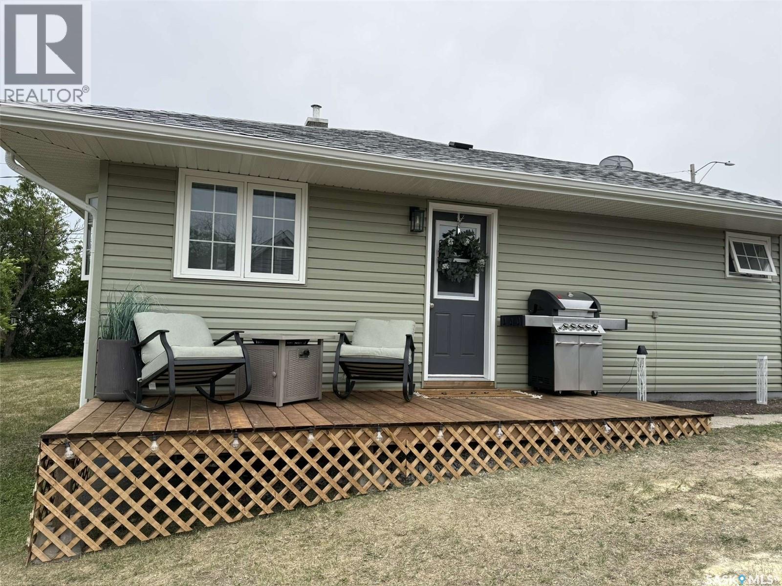 610 Albert Street, Hudson Bay, Saskatchewan  S0E 0Y0 - Photo 2 - SK029940