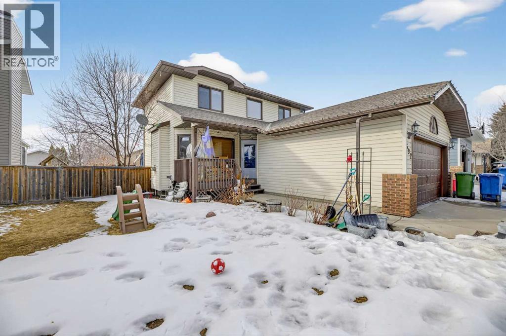 592 Meadowbrook Bay Se, Airdrie, Alberta  T4A 2A9 - Photo 28 - A2290512