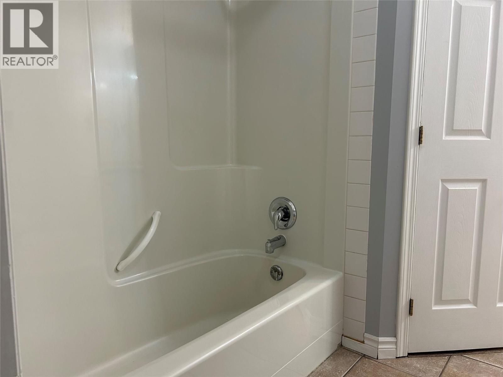 160 5 Avenue Sw Unit# 101, Salmon Arm, British Columbia  V1E 1R4 - Photo 19 - 10377531