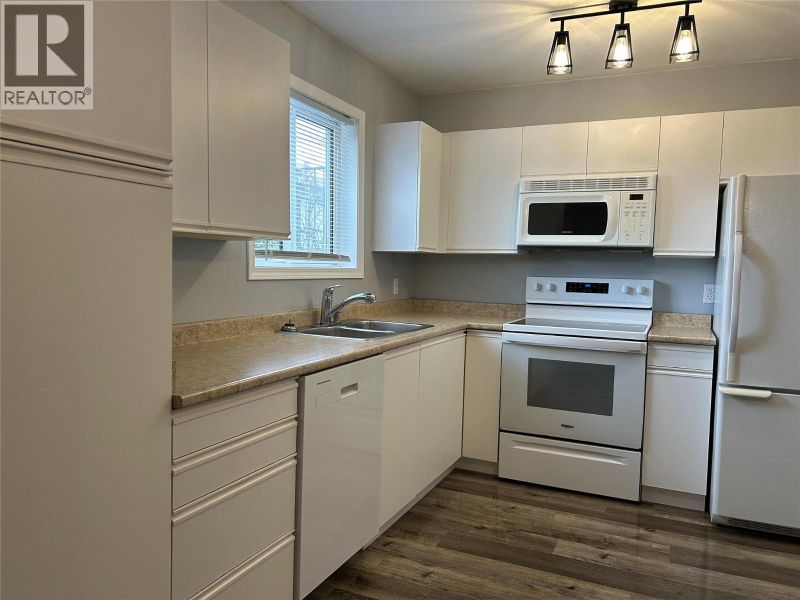 160 5 Avenue Sw Unit# 101, Salmon Arm, British Columbia  V1E 1R4 - Photo 7 - 10377531