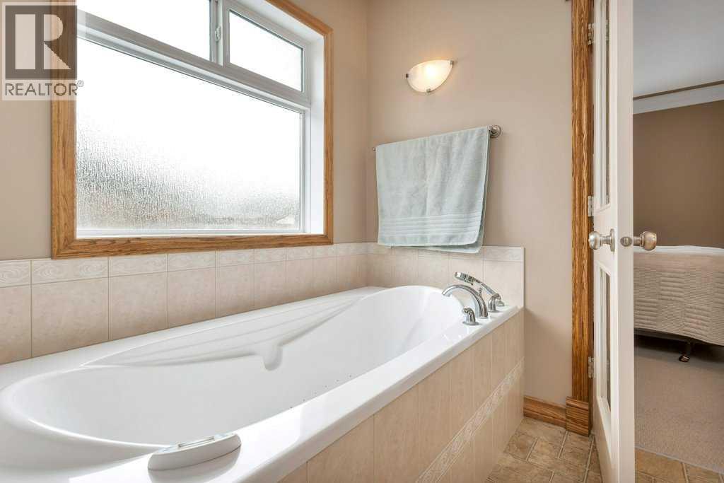 134 Lougheed Close, Red Deer, Alberta  T3R 3L9 - Photo 30 - A2289476