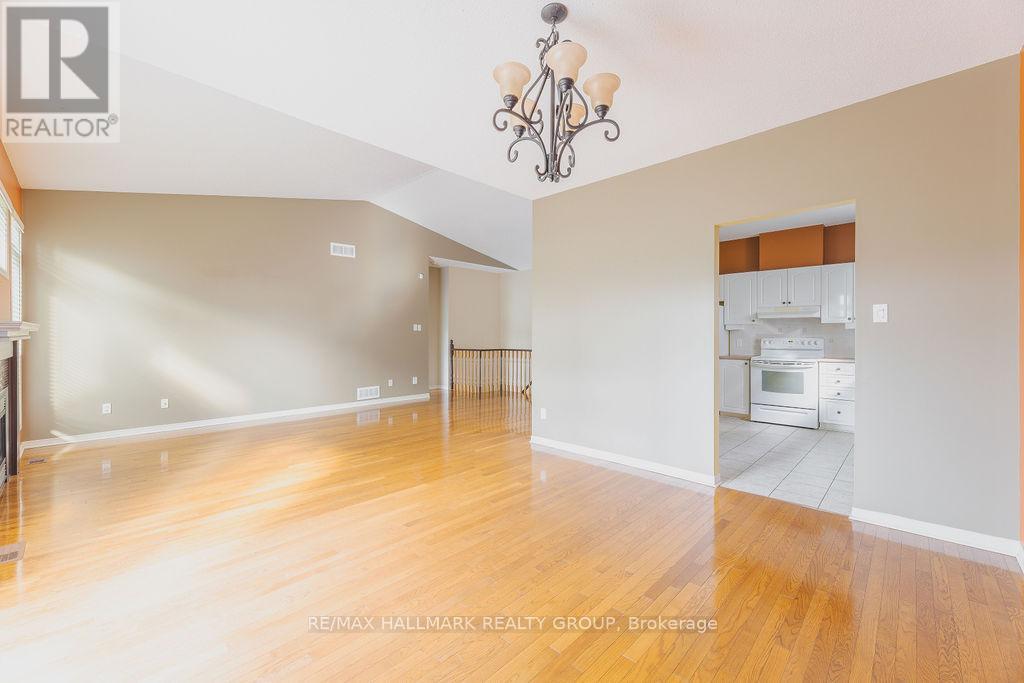 104 Bartlett Private, Ottawa, Ontario  K1V 2A8 - Photo 10 - X12858794