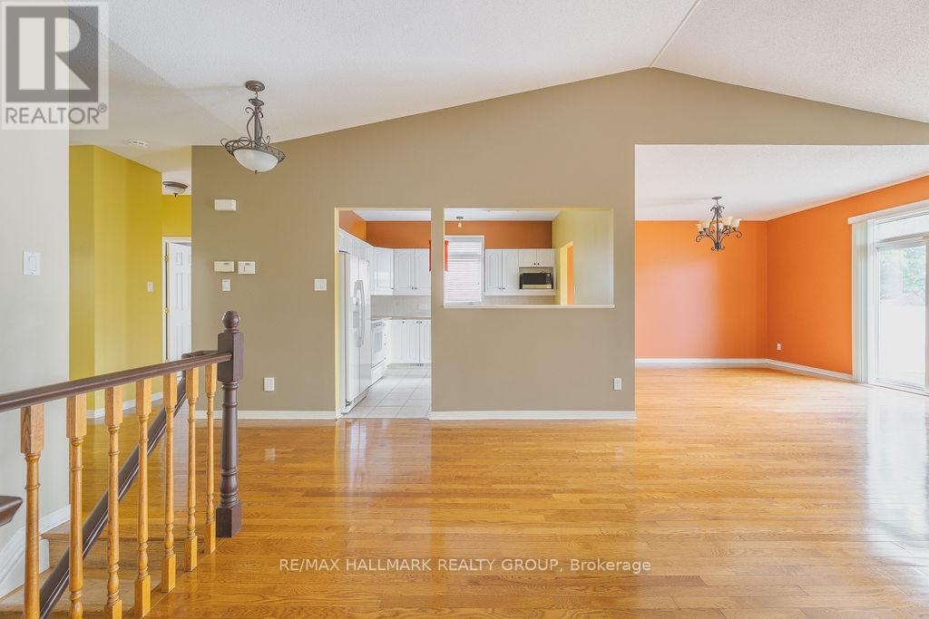 104 Bartlett Private, Ottawa, Ontario  K1V 2A8 - Photo 11 - X12858794