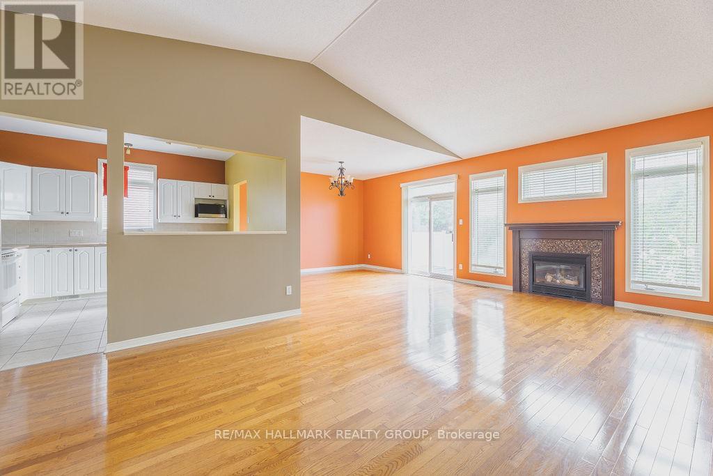 104 Bartlett Private, Ottawa, Ontario  K1V 2A8 - Photo 7 - X12858794