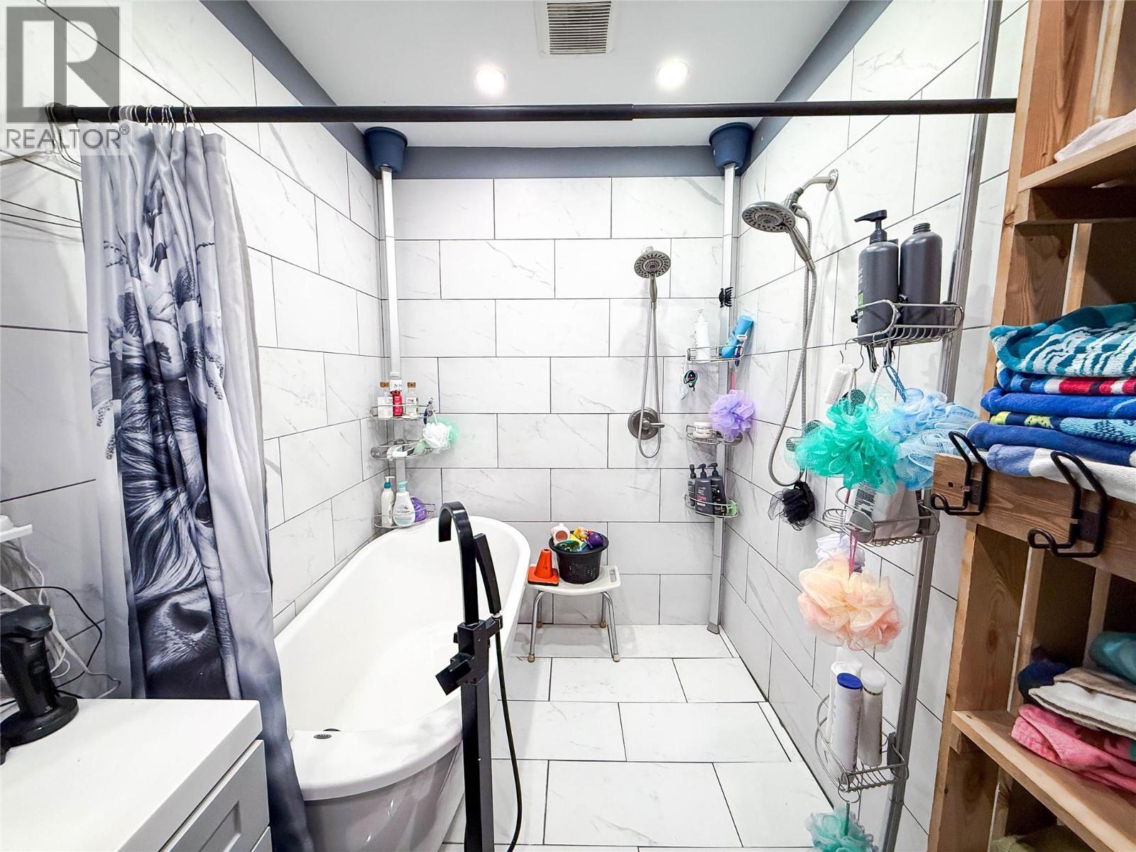 4114 51st Street, Canyon, British Columbia  V0B 1C1 - Photo 13 - 10373804