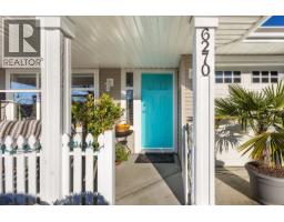 6270 HOMESTEAD AVENUE, Sechelt, British Columbia