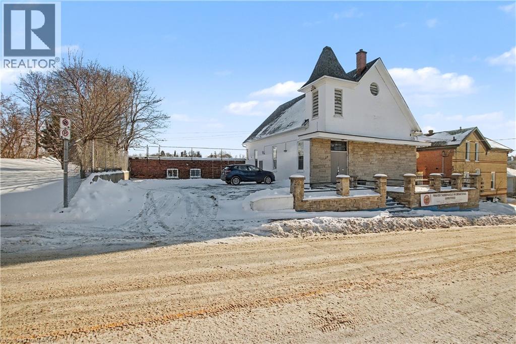 37 Wellington Street, Cambridge, Ontario  N1R 3Y6 - Photo 3 - 40797696