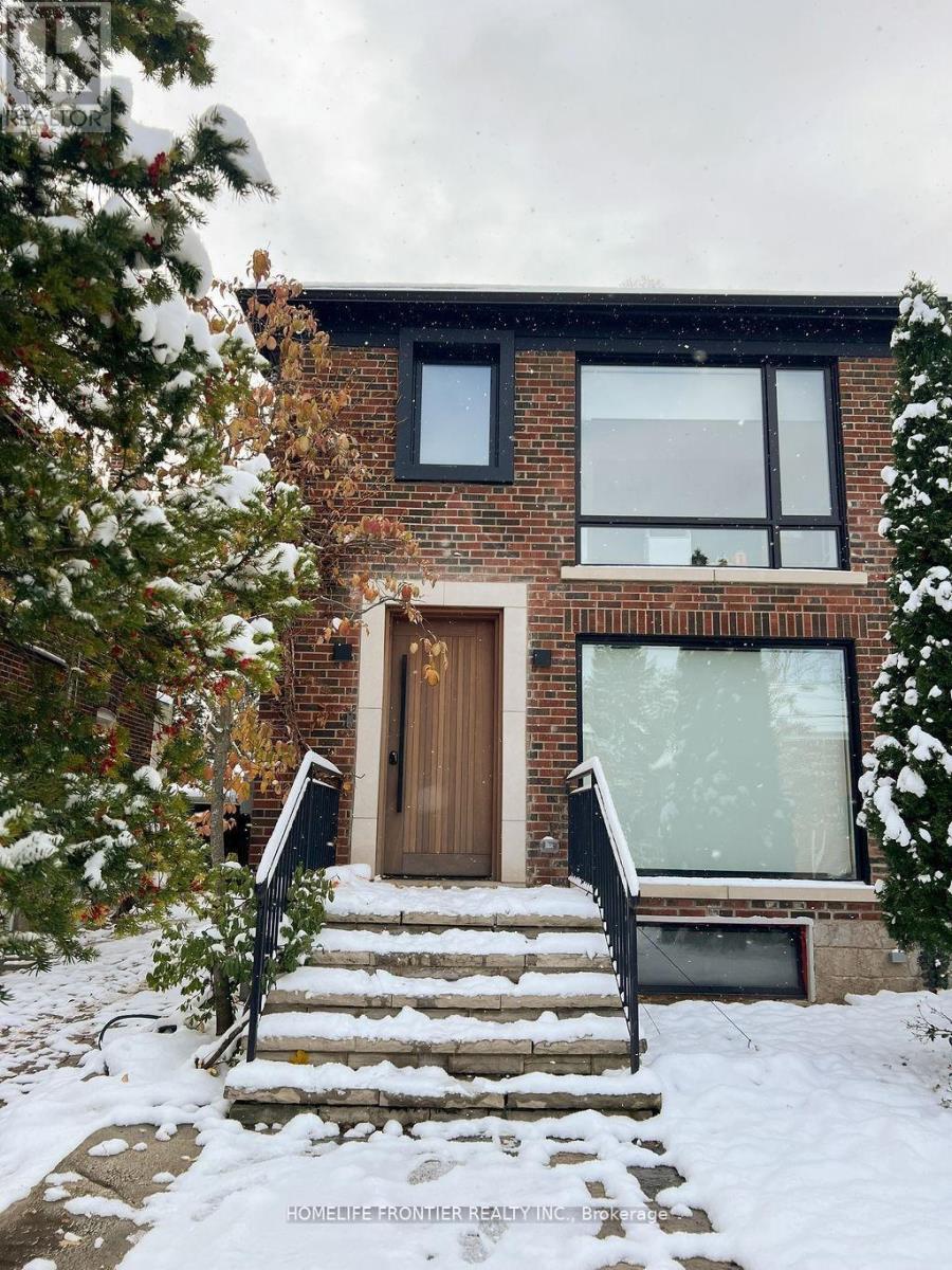 127 GLENVALE BOULEVARD, Toronto, Ontario