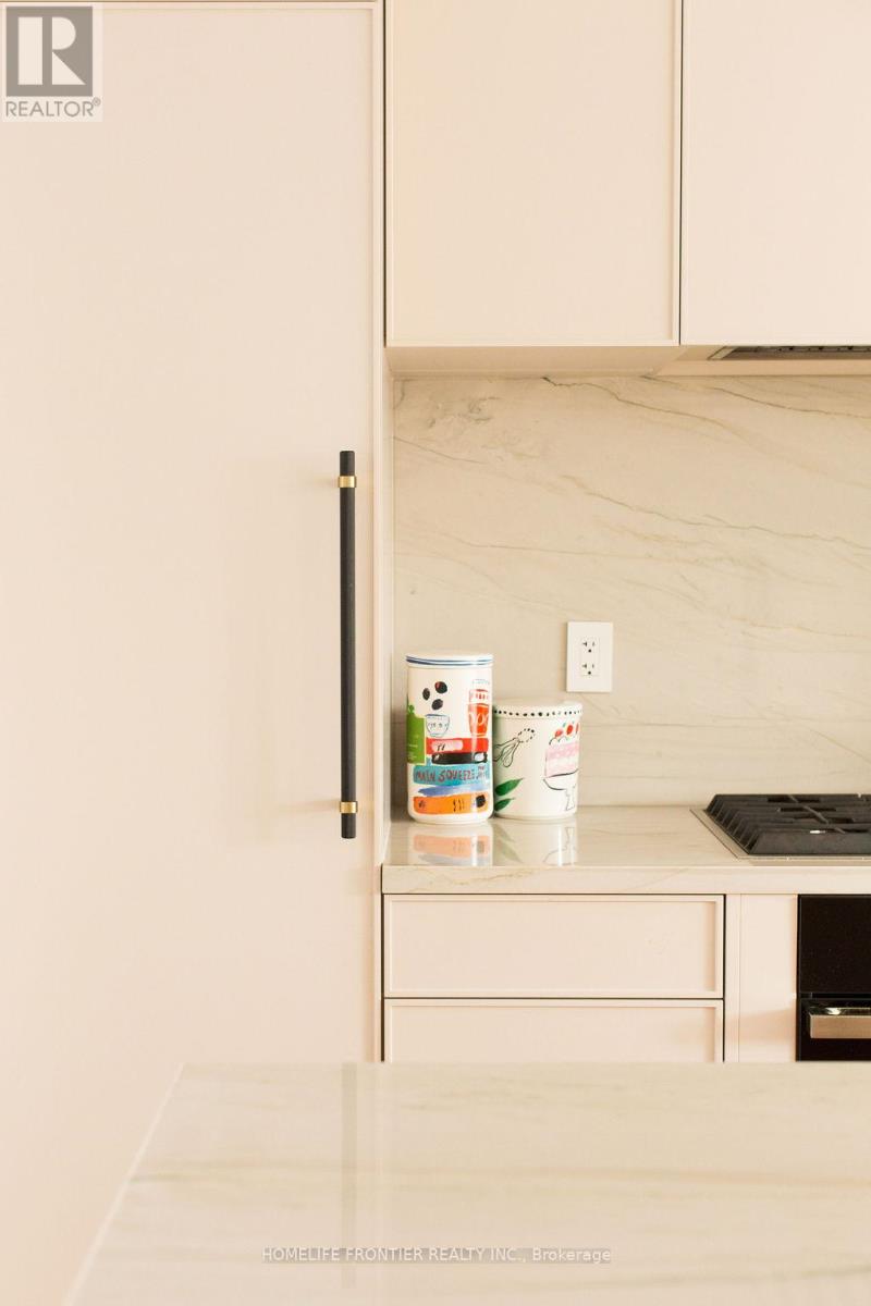 127 Glenvale Boulevard, Toronto, Ontario  M4G 2W1 - Photo 11 - C12858840