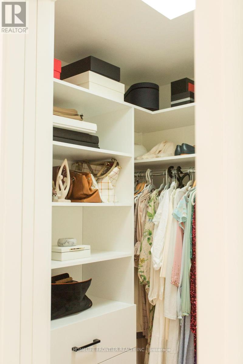 127 Glenvale Boulevard, Toronto, Ontario  M4G 2W1 - Photo 21 - C12858840