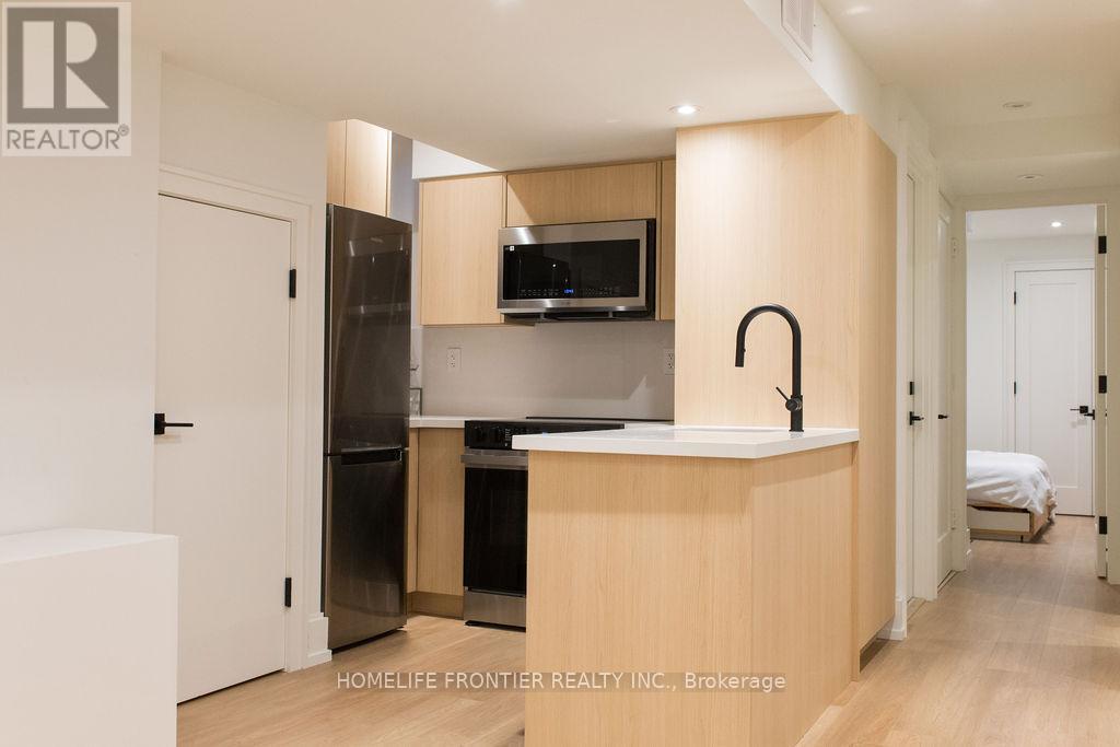 127 Glenvale Boulevard, Toronto, Ontario  M4G 2W1 - Photo 22 - C12858840