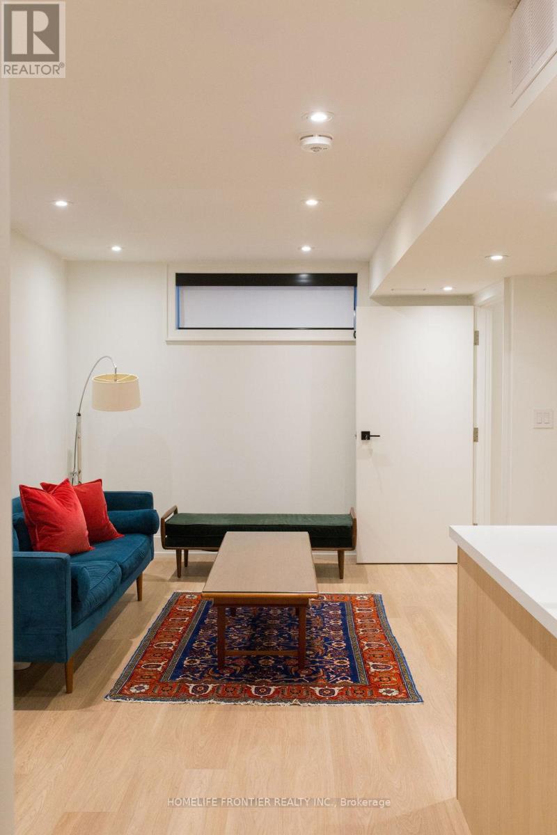 127 Glenvale Boulevard, Toronto, Ontario  M4G 2W1 - Photo 23 - C12858840