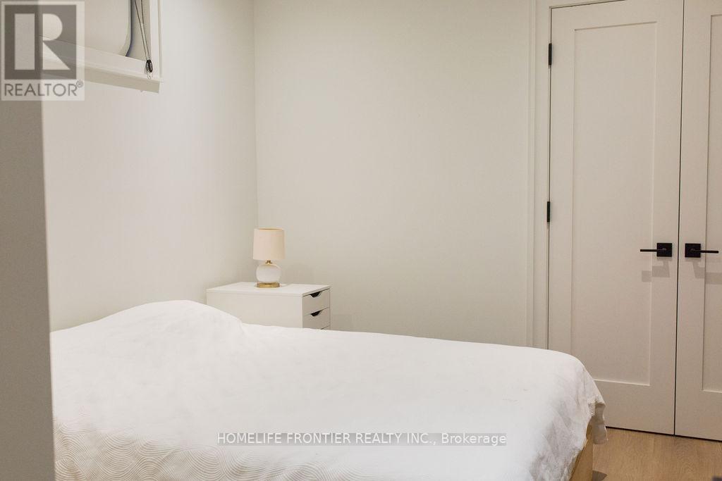 127 Glenvale Boulevard, Toronto, Ontario  M4G 2W1 - Photo 25 - C12858840