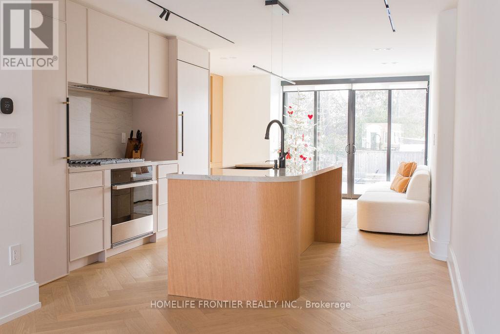 127 Glenvale Boulevard, Toronto, Ontario  M4G 2W1 - Photo 37 - C12858840