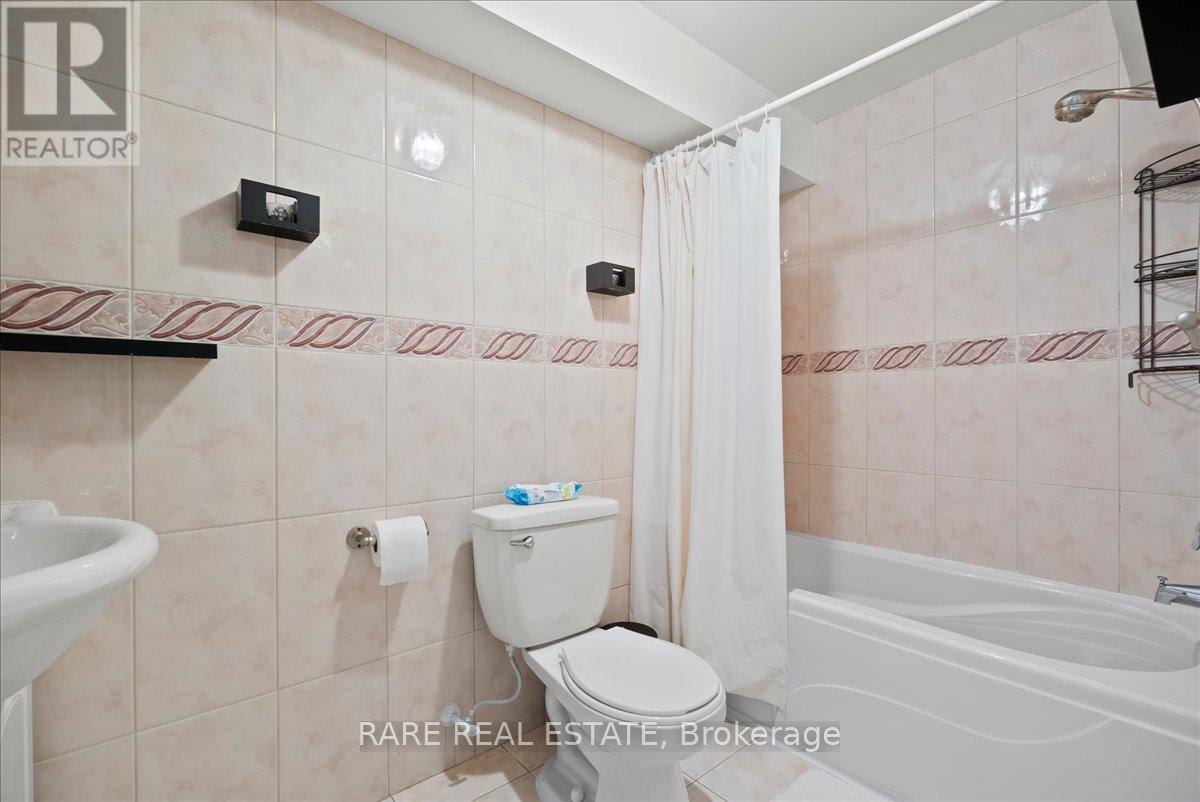 Lower - 40 Lloyd George Avenue, Toronto, Ontario  M8W 3W6 - Photo 11 - W12858834