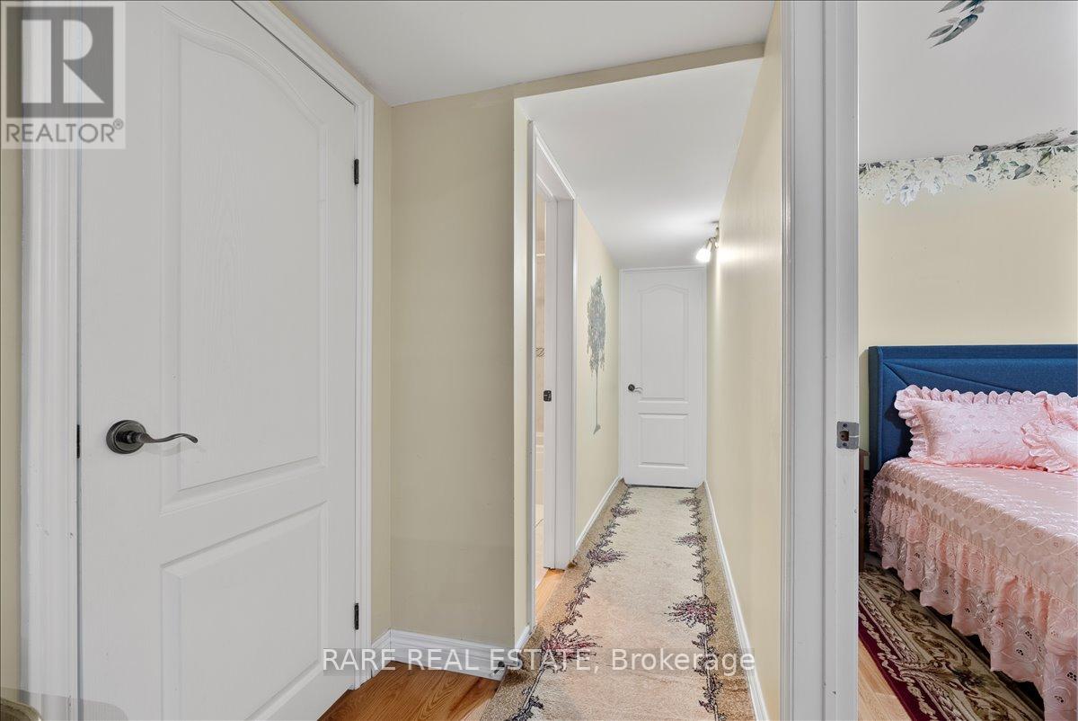 Lower - 40 Lloyd George Avenue, Toronto, Ontario  M8W 3W6 - Photo 13 - W12858834