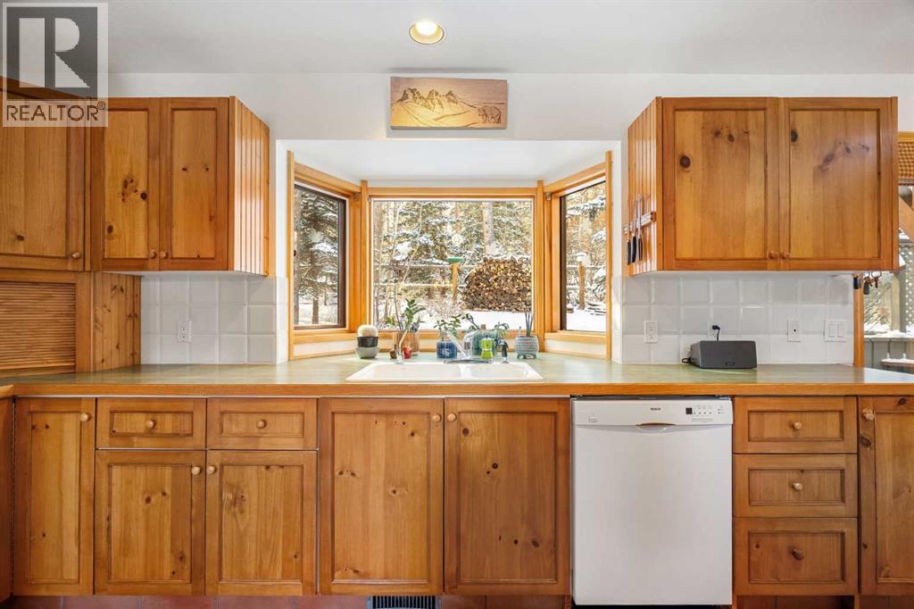 1021 Rundleview Drive, Canmore, Alberta  T1W 2P5 - Photo 14 - A2287316