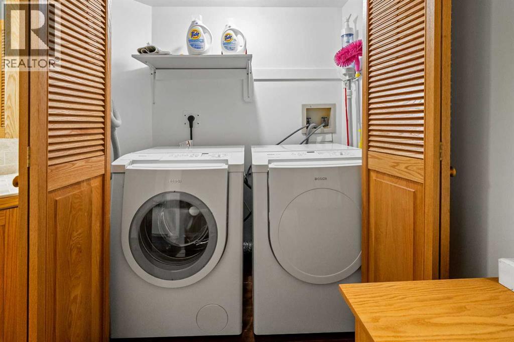 1021 Rundleview Drive, Canmore, Alberta  T1W 2P5 - Photo 18 - A2287316