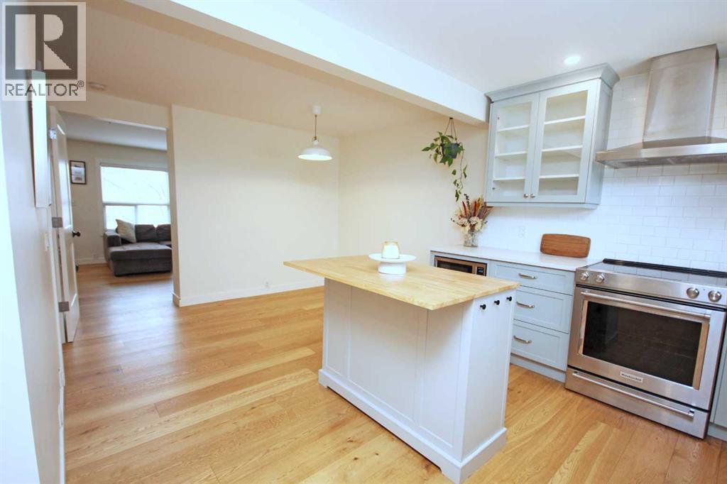 641 Queensland Place Se, Calgary, Alberta  T2J 6R6 - Photo 11 - A2291168