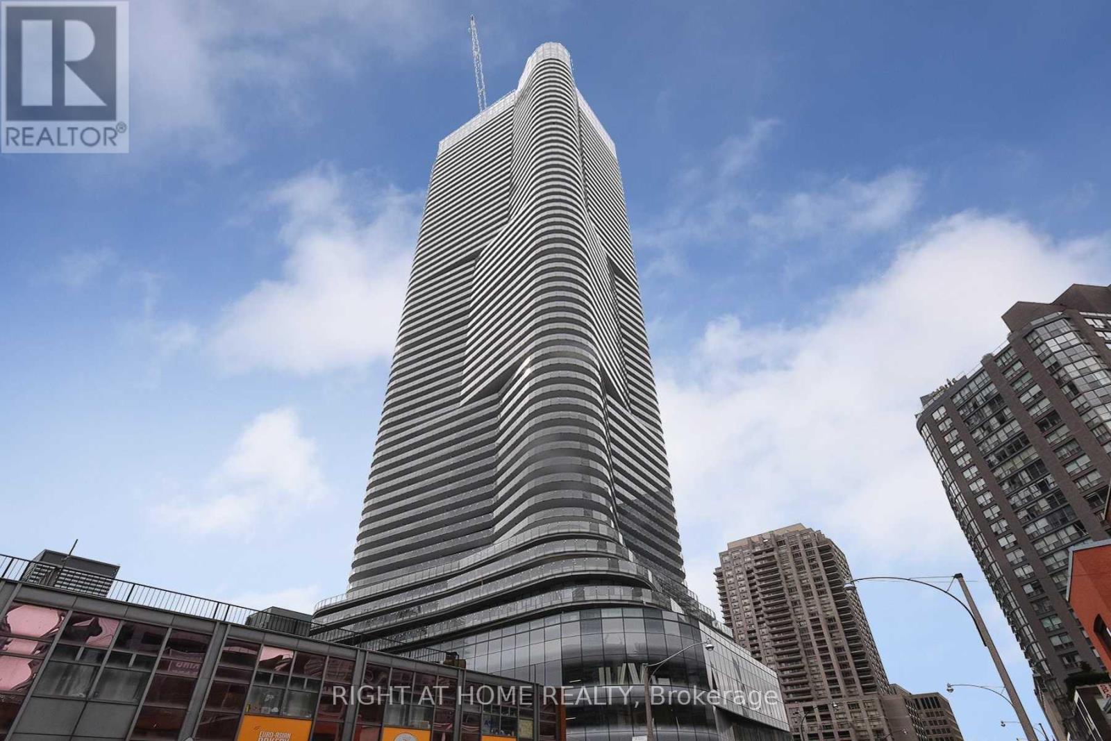 4602 - 11 WELLESLEY STREET W, Toronto, Ontario