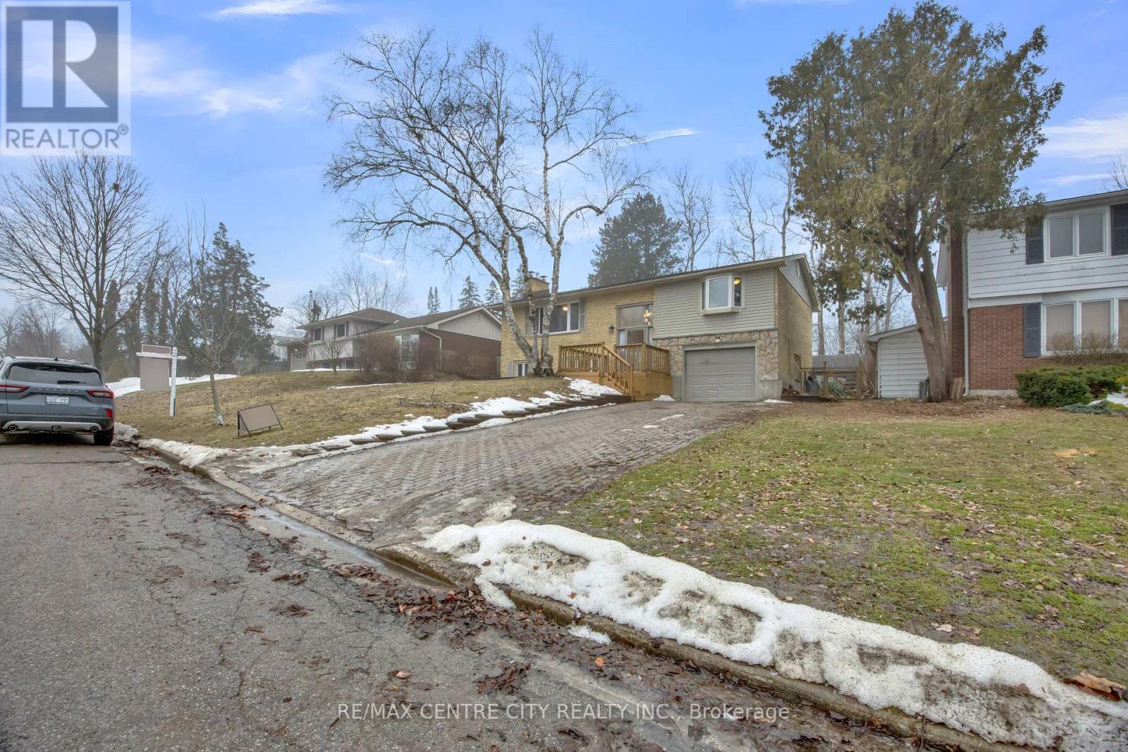 637 Jason Crescent, London South, Ontario  N6J 3E5 - Photo 2 - X12857624