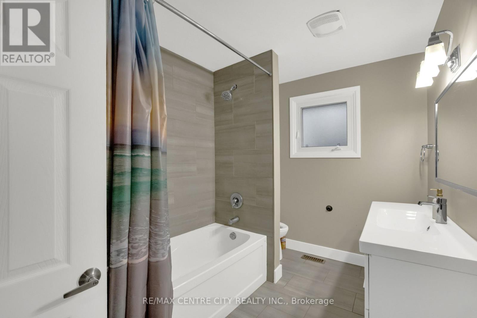 637 Jason Crescent, London South, Ontario  N6J 3E5 - Photo 12 - X12857624