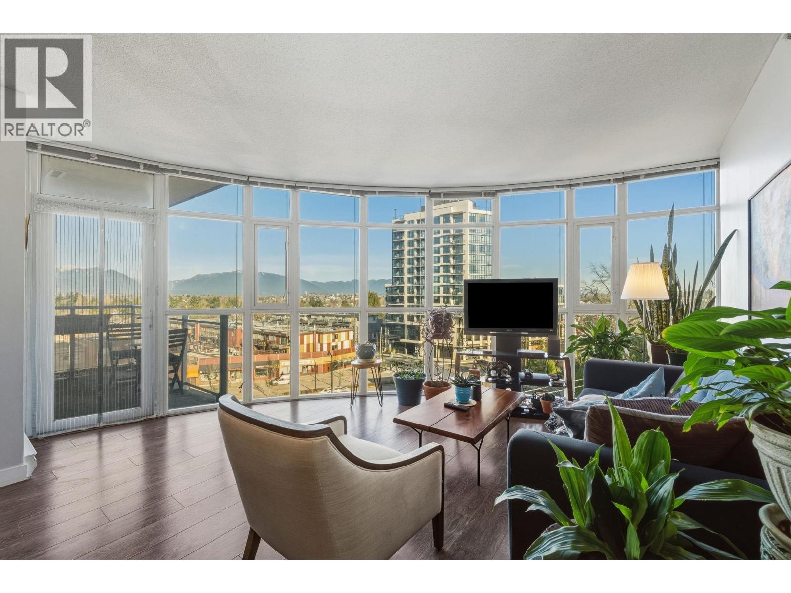 751 1483 E KING EDWARD AVENUE, Vancouver, British Columbia