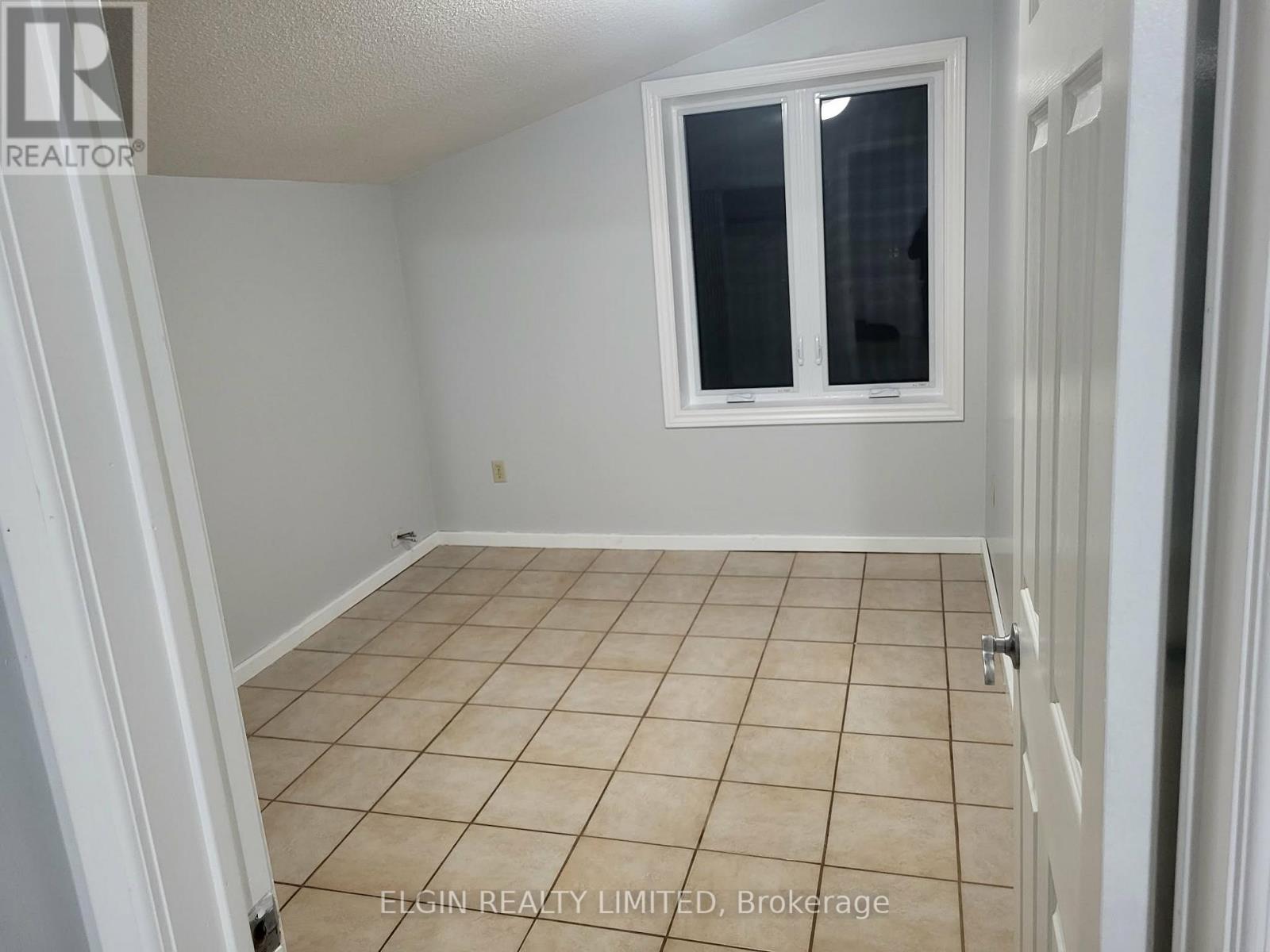 62 Talbot Street, St. Thomas, Ontario  N5P 1A4 - Photo 14 - X12858868