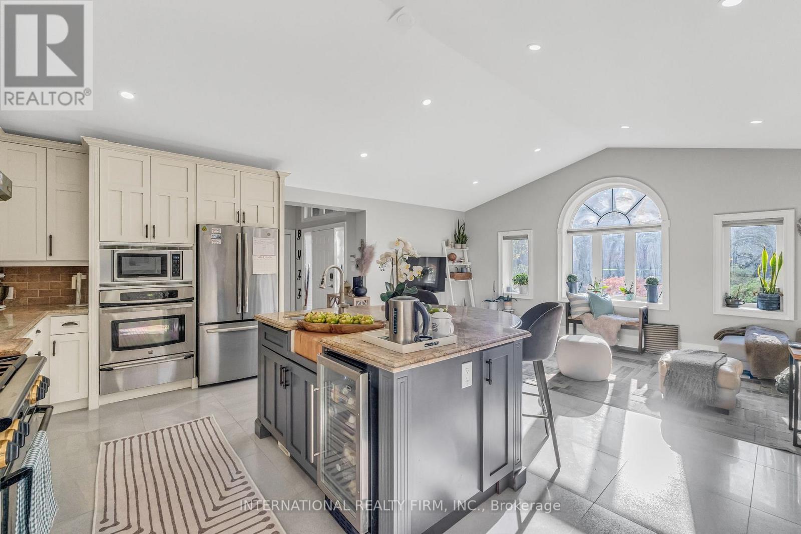 1049 Indian Rd Road, Mississauga, Ontario  L5H 1R6 - Photo 47 - W12858870