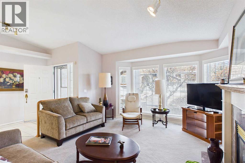 76 Christie Gardens Sw, Calgary, Alberta  T3H 3B5 - Photo 5 - A2289534