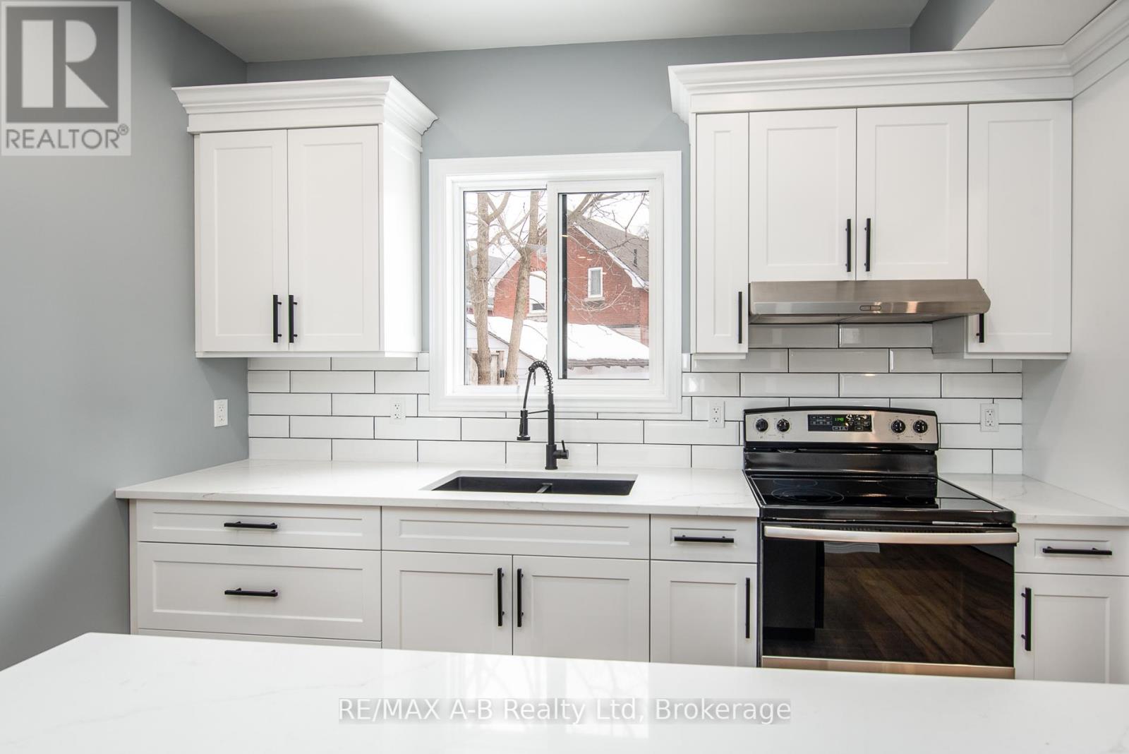 459 Downie Street, Stratford, Ontario  N5A 1X8 - Photo 11 - X12792164