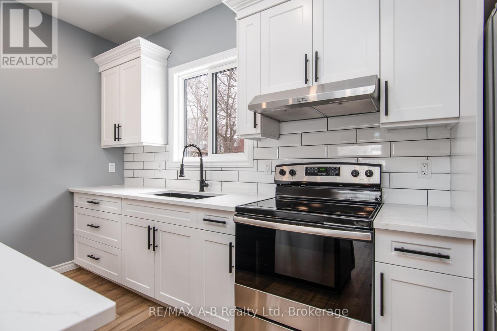 459 Downie Street, Stratford, Ontario  N5A 1X8 - Photo 9 - X12792164