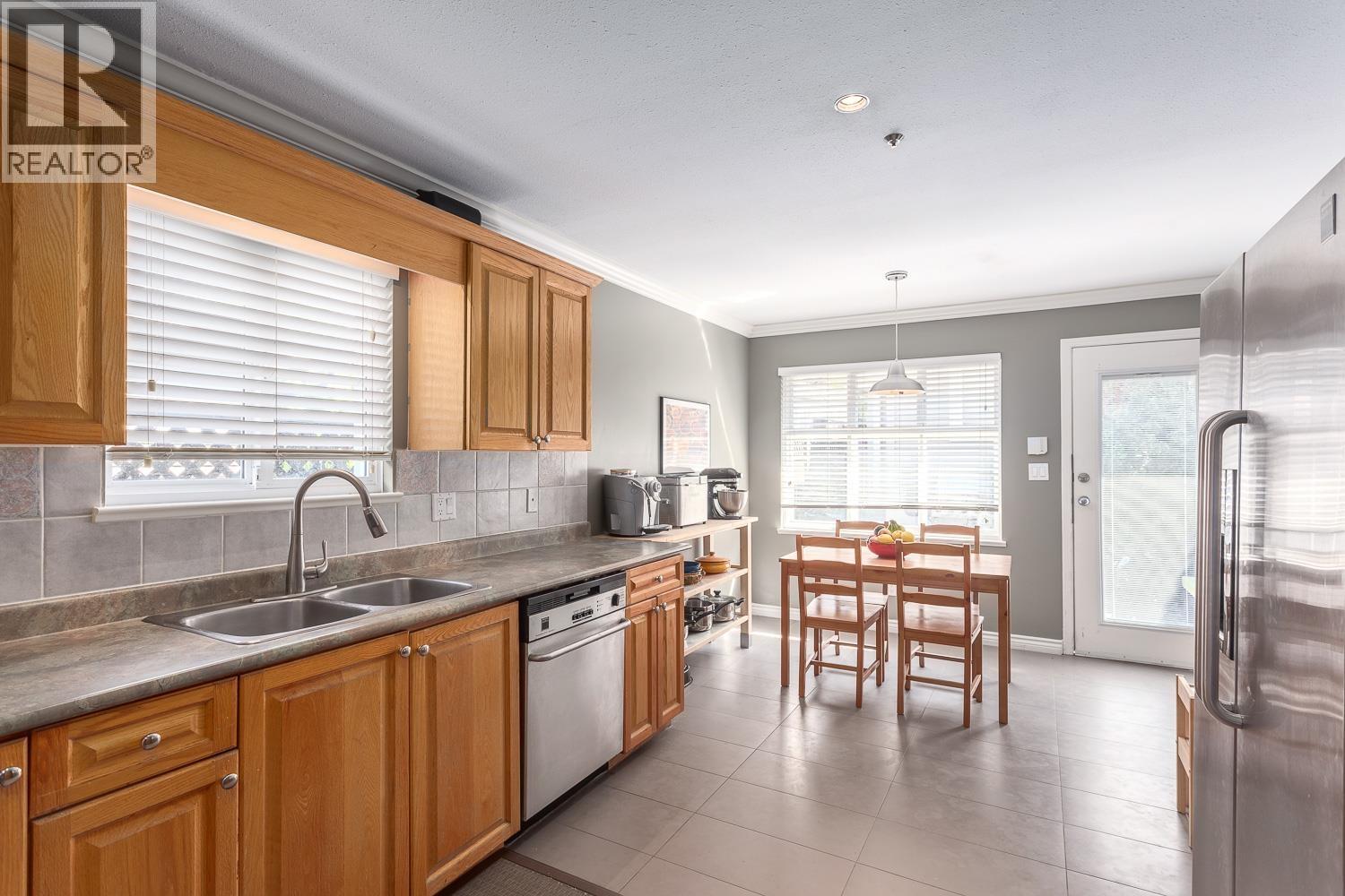 1732 Kitchener Street, Vancouver, British Columbia  V5L 2W3 - Photo 9 - R3097255