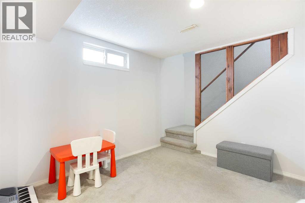 1012 Hunterston Hill Nw, Calgary, Alberta  T2K 4N8 - Photo 26 - A2290631