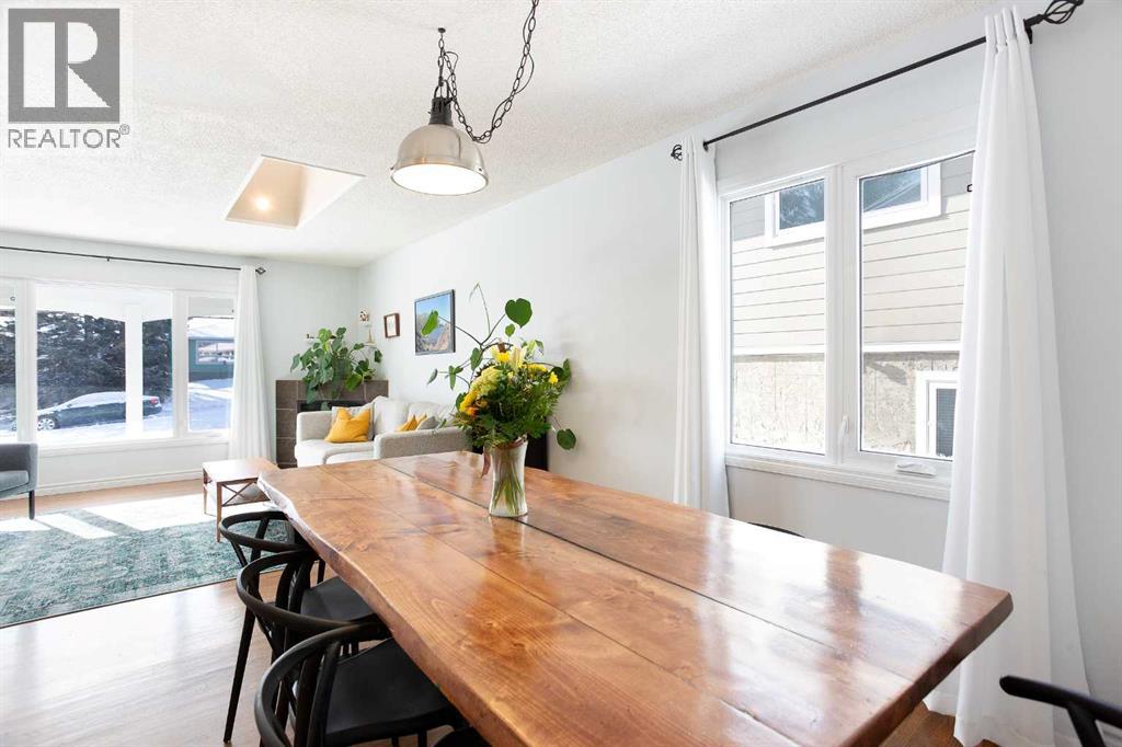 1012 Hunterston Hill Nw, Calgary, Alberta  T2K 4N8 - Photo 7 - A2290631