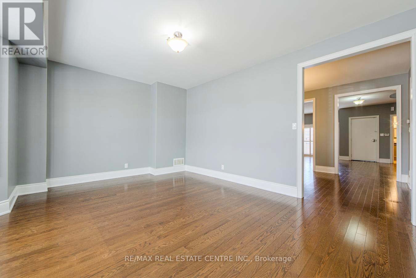 9075 Derry Road, Milton, Ontario  L9T 7Y9 - Photo 15 - W12858882