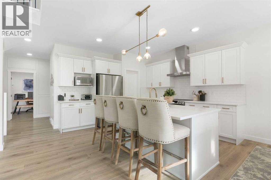 555 Clydesdale Way, Cochrane, Alberta  T4C 3B6 - Photo 10 - A2289425