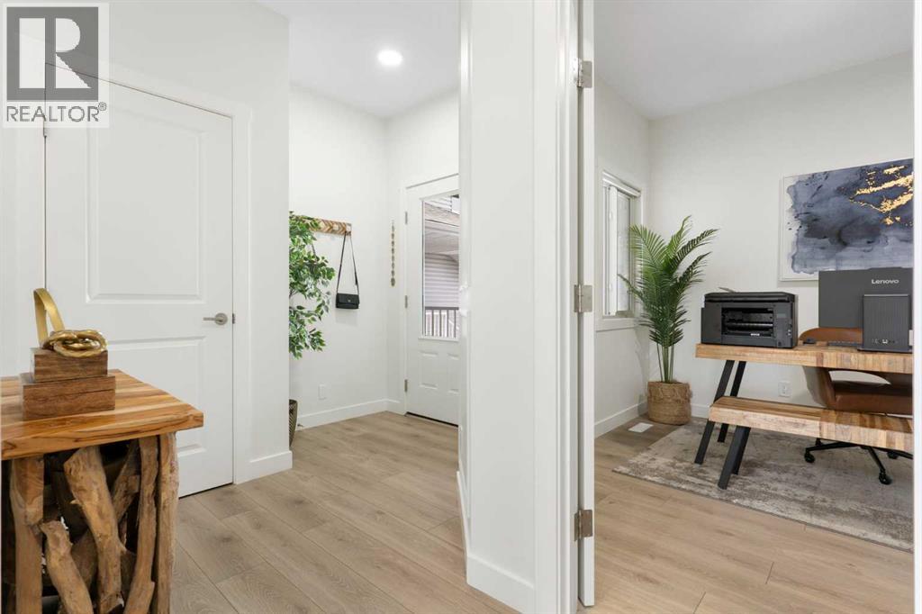 555 Clydesdale Way, Cochrane, Alberta  T4C 3B6 - Photo 5 - A2289425