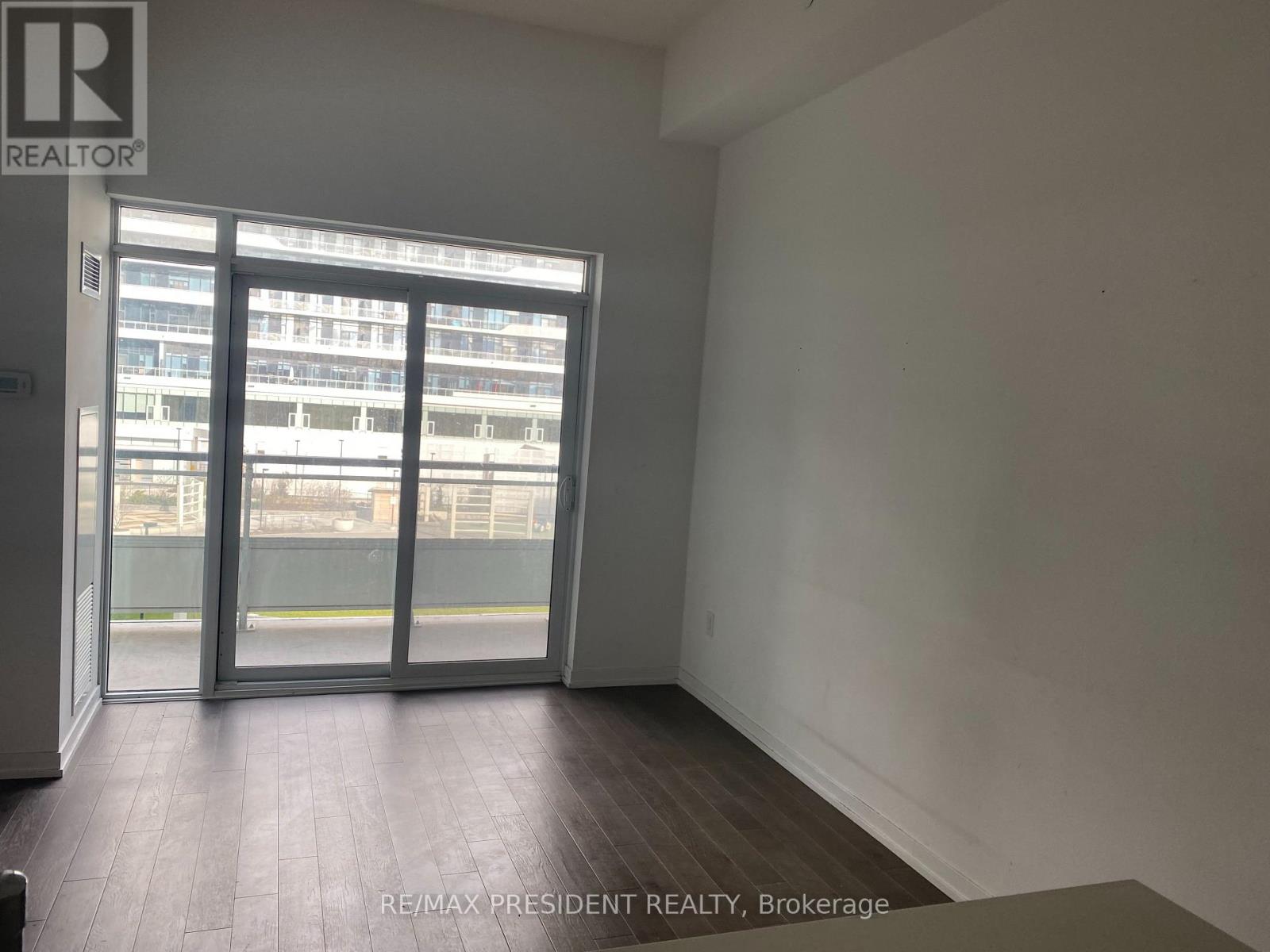 401 - 2560 Eglinton Avenue W, Mississauga, Ontario  L5M 0Y3 - Photo 2 - W12858888