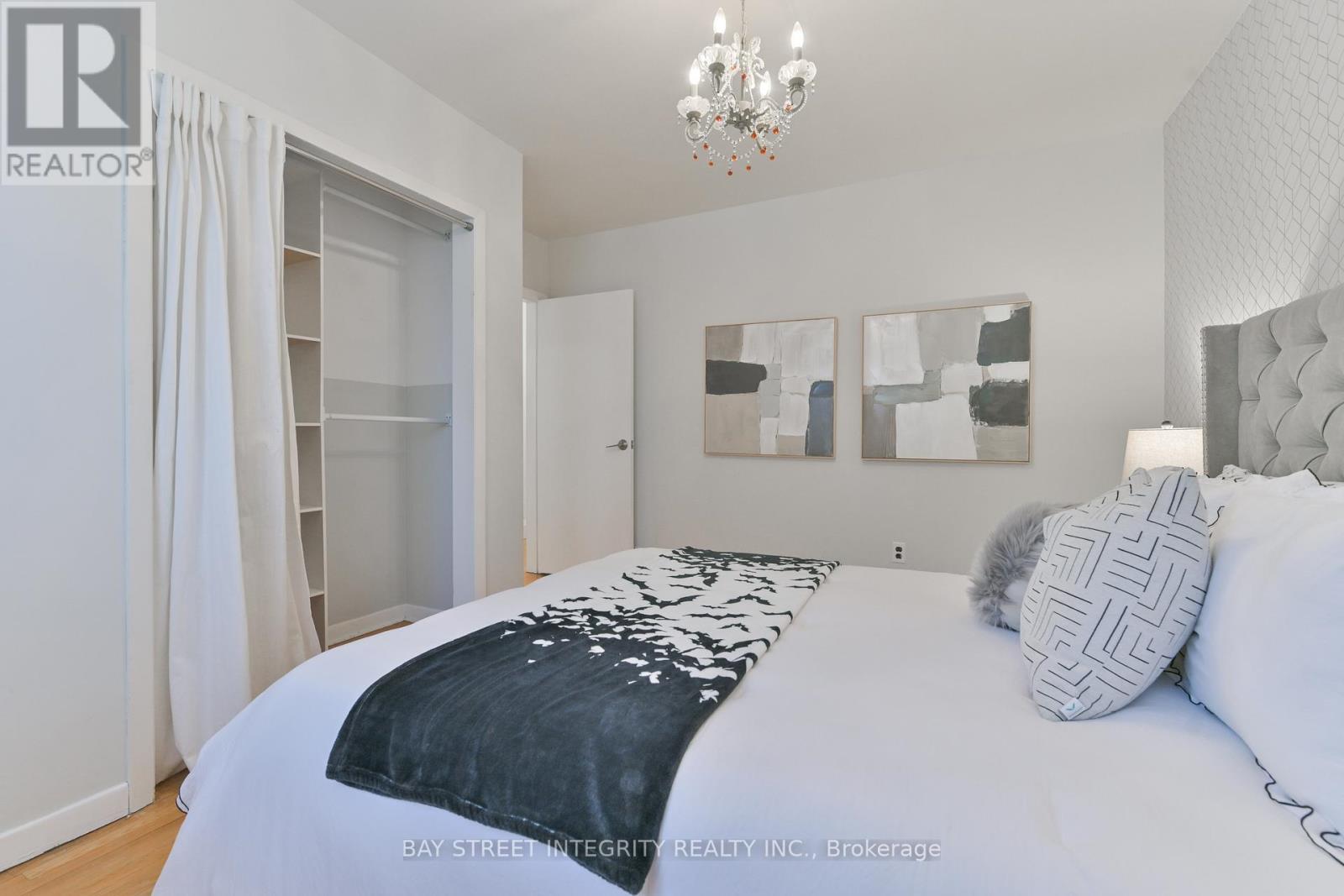 391 Maple Avenue, Oakville, Ontario  L6J 2J1 - Photo 17 - W12858898