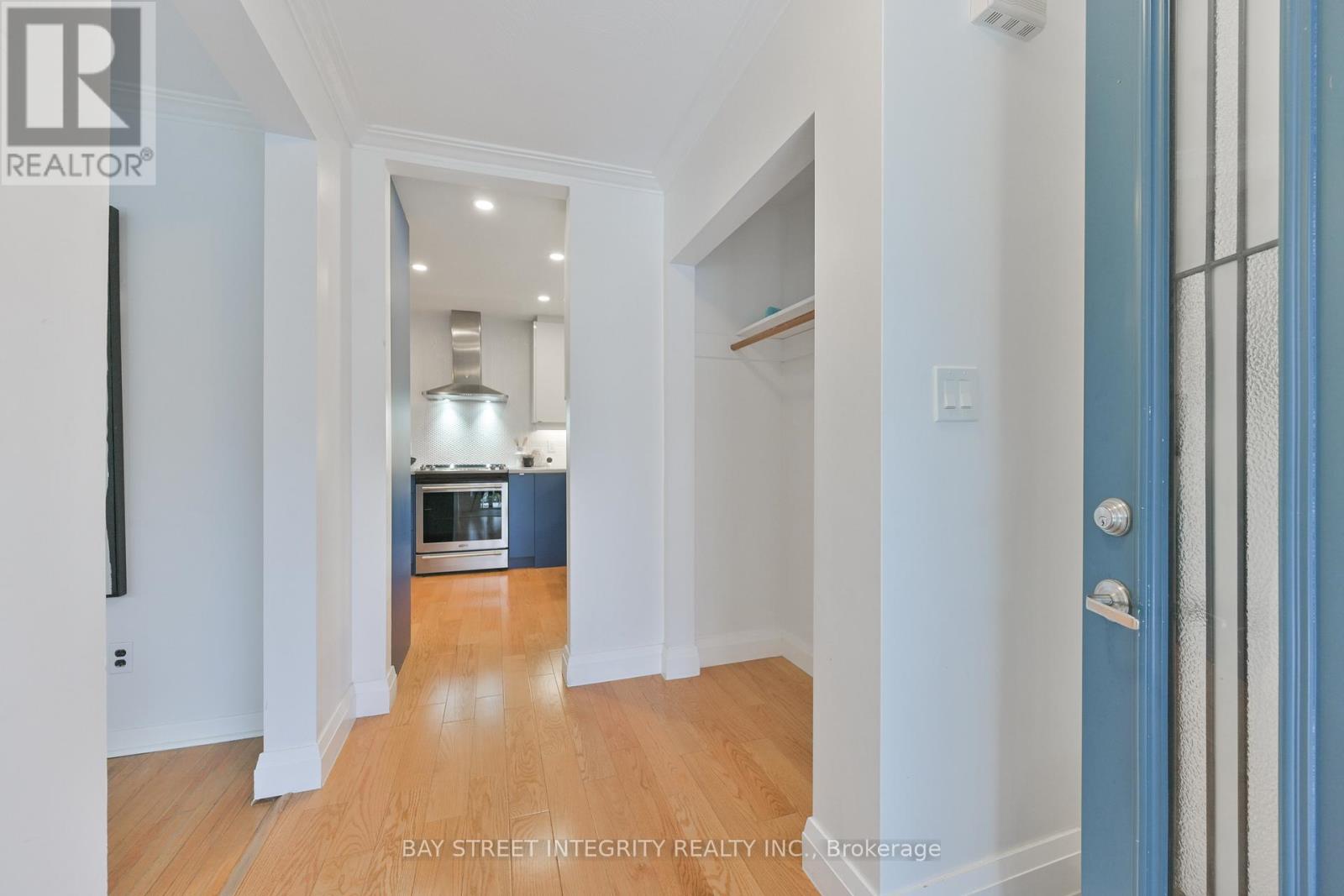 391 Maple Avenue, Oakville, Ontario  L6J 2J1 - Photo 4 - W12858898