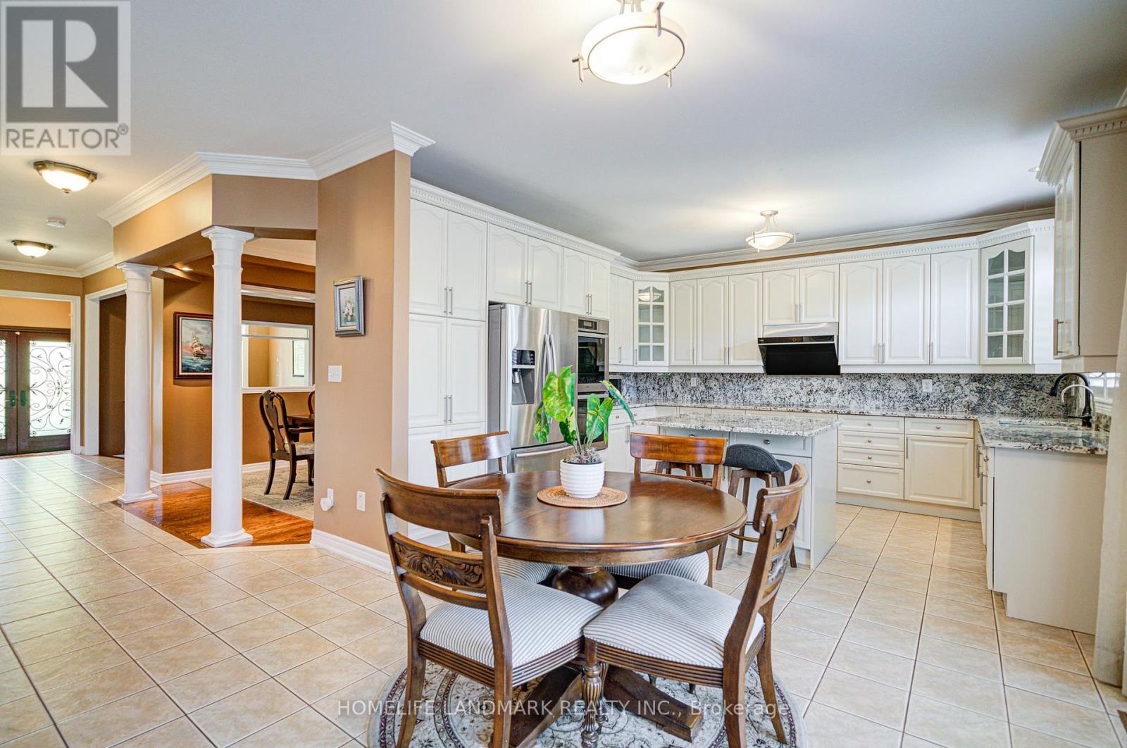 1388 Pinery Crescent, Oakville, Ontario  L6H 7J7 - Photo 15 - W12858900