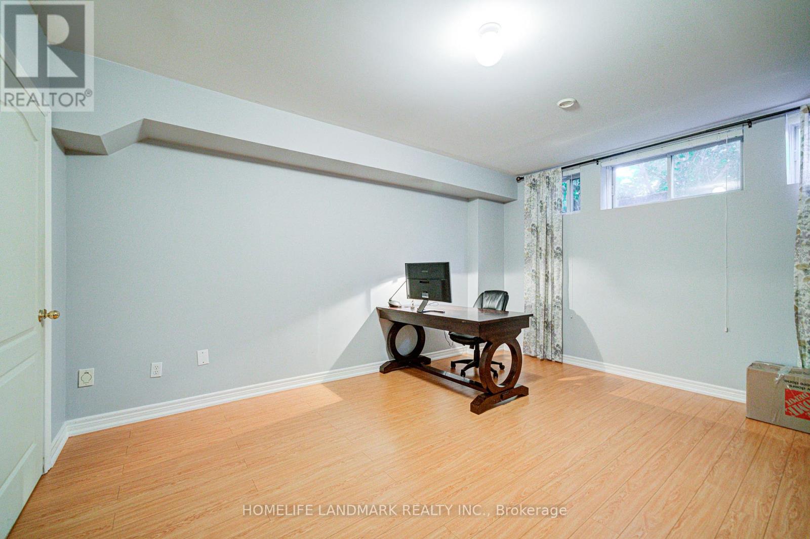 1388 Pinery Crescent, Oakville, Ontario  L6H 7J7 - Photo 40 - W12858900